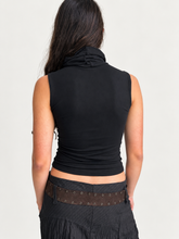 Load image into Gallery viewer, Black Stitch Pleat Sleeveless Top
