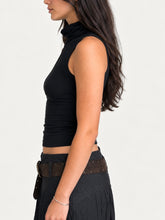 Load image into Gallery viewer, Black Stitch Pleat Sleeveless Top
