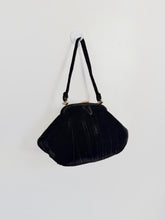 Load image into Gallery viewer, Black Velvet Kiss Lock Box Purse