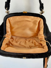 Load image into Gallery viewer, Black Velvet Kiss Lock Box Purse