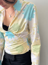 Load image into Gallery viewer, Flower Print Wrap Blouse M
