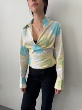 Load image into Gallery viewer, Flower Print Wrap Blouse M