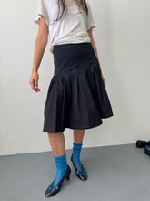 Load image into Gallery viewer, Black Matte Taffeta Pleated Skirt S